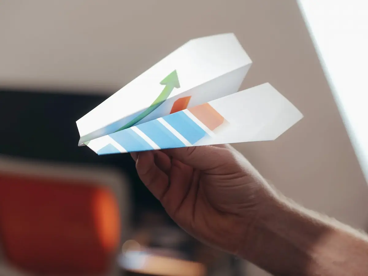 Engineers break paper airplane record
